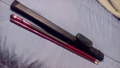 Pool cue used in the hustler Pool cue used in the hustler